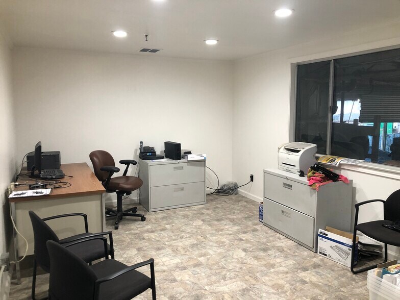 More Photos Of 1031 Industrial St, Salinas Warehouse For Lease