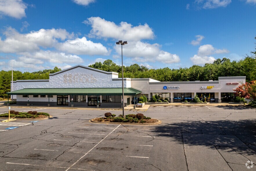 More Photos Of 3027-3035 Centennial Blvd, Claremont Storefront For Lease