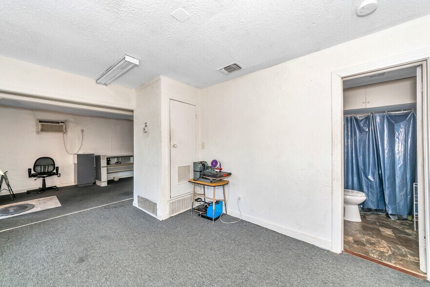 3925 Mansfield Hwy, Forest Hill, TX 76119 Freestanding For Sale