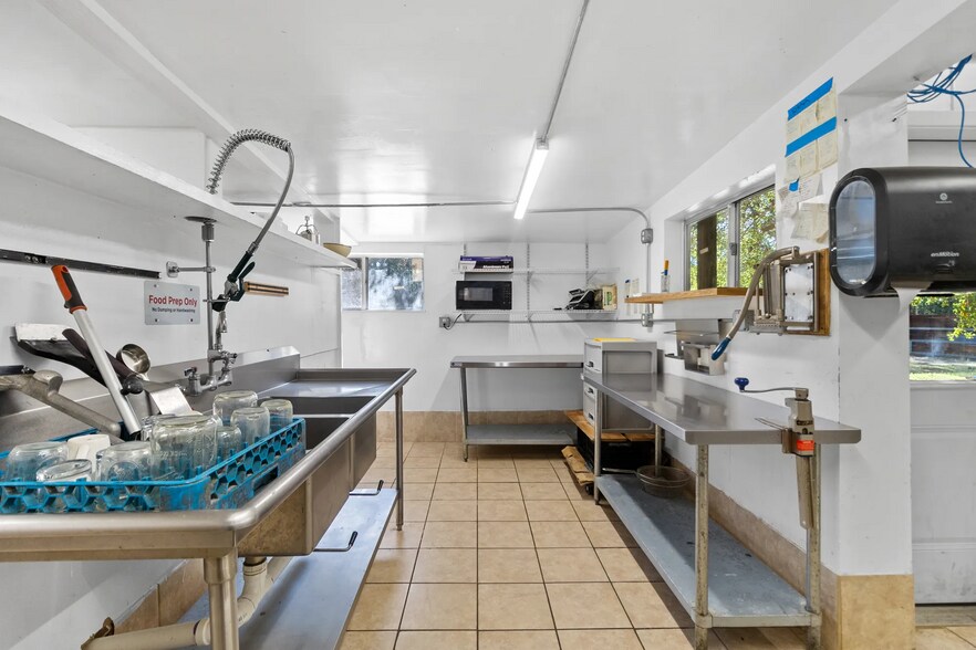 More Photos Of 1399 FM 1791 Rd, Huntsville Restaurant For Sale