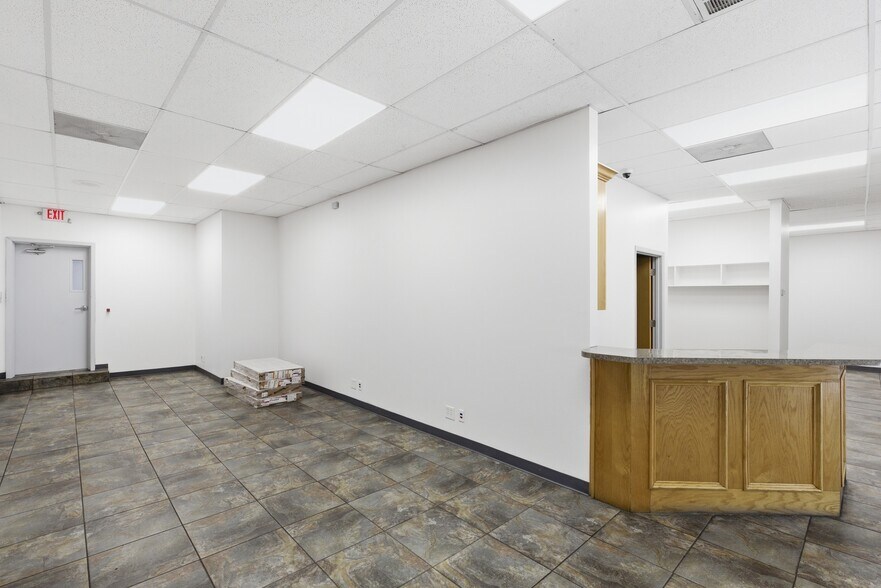 More Photos Of 1120 Commercial Blvd N, Arlington Warehouse For Lease
