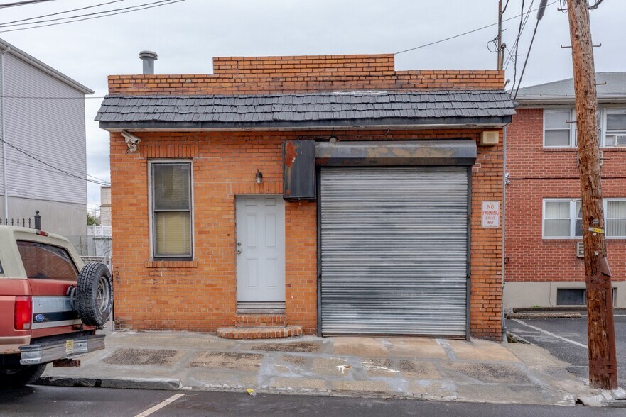 Primary Photo Of 4319 Meadowview Ave, North Bergen Warehouse For Lease