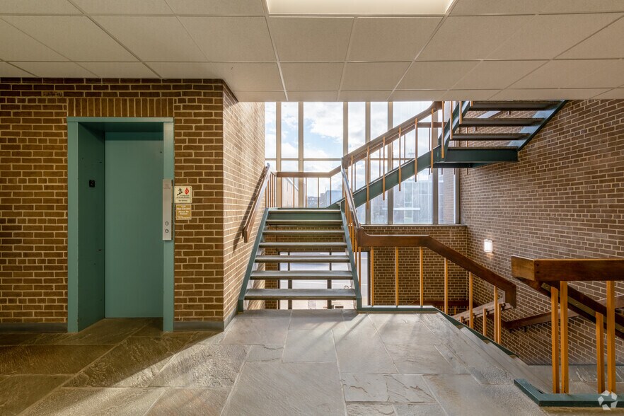 More Photos Of 50 Bridge St, Manchester Office For Lease
