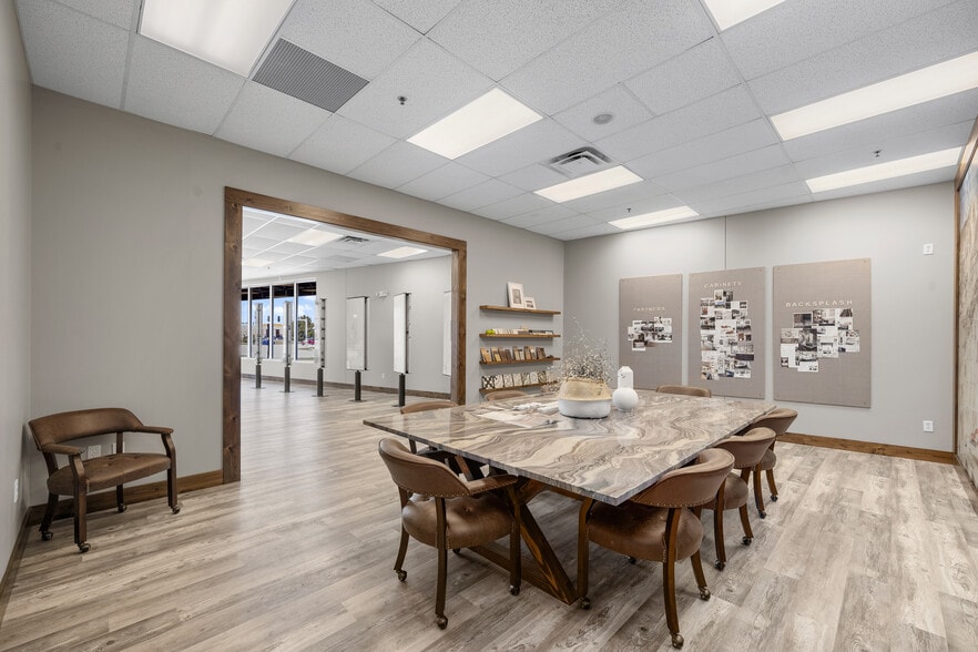 More Photos Of 18931 E Valley View Pky, Independence Storefront Retail Office For Lease