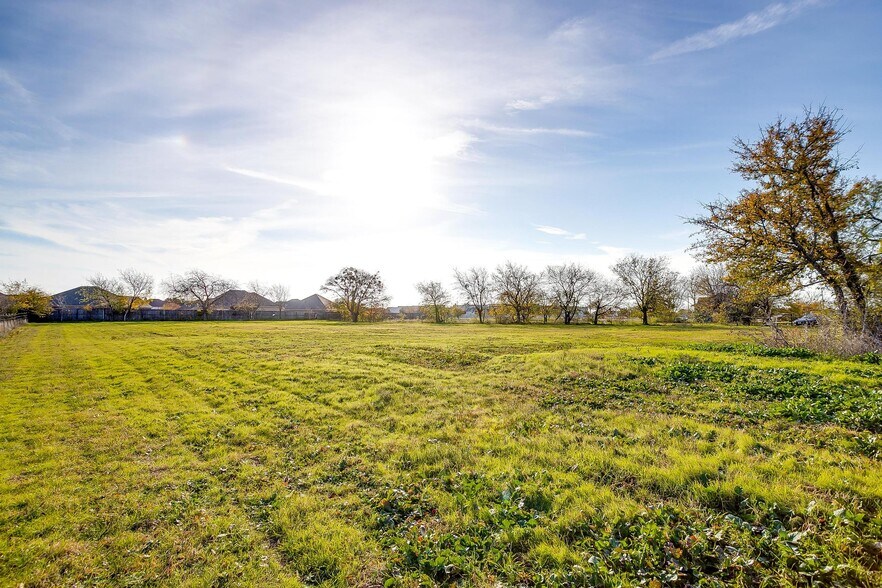 More Photos Of 1101 E Main St, Crowley Land For Sale