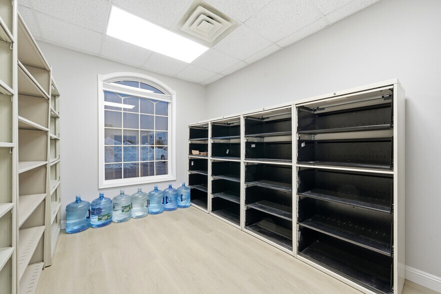 More Photos Of 55 2nd Ave, Brentwood Medical For Lease