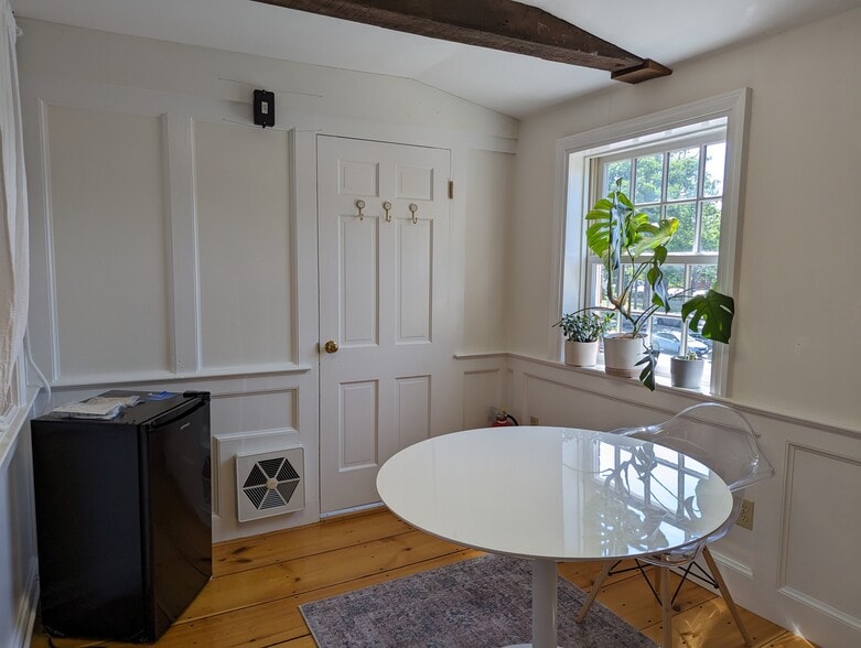 More Photos Of 14 Inn St, Newburyport Office For Lease
