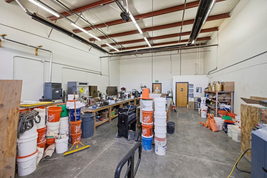 More Photos Of 449-477 Denver Ave, Loveland Light Distribution For Lease