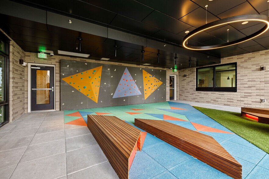 More Photos Of 2315 4th Ave, Seattle Multifamily For Sale