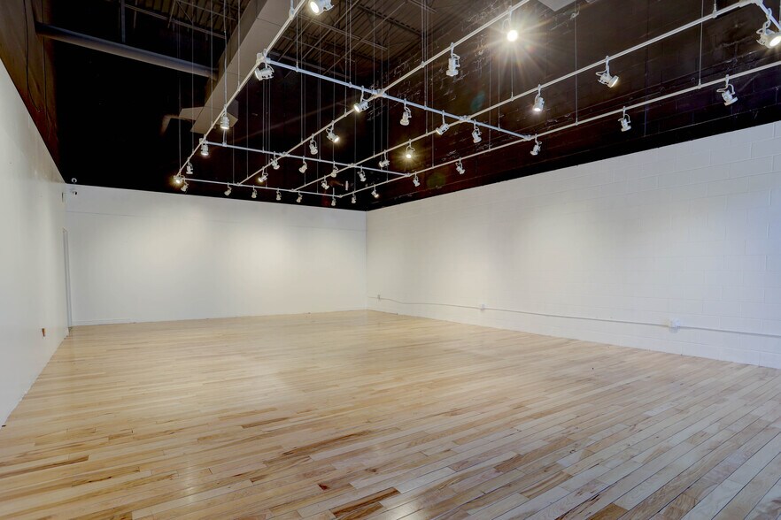 More Photos Of 11083-11093 E Mississippi Ave, Aurora Storefront For Lease