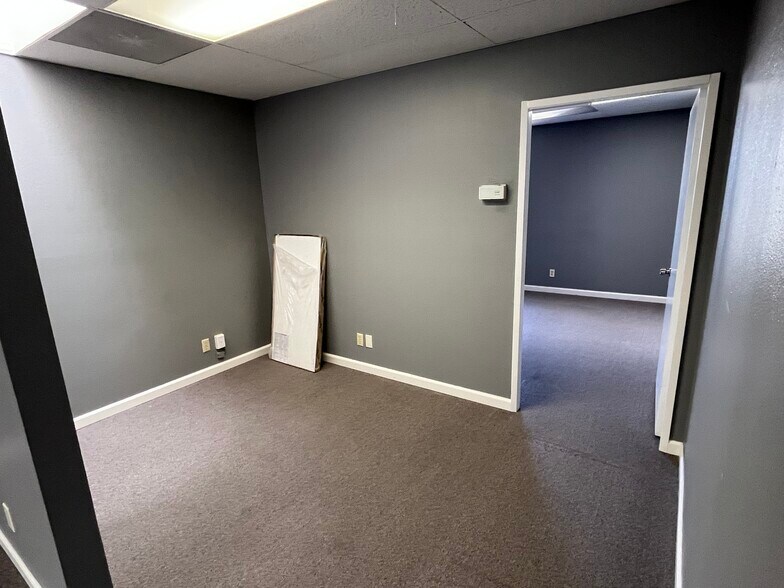 More Photos Of 4550 Kearny Villa Rd, San Diego Office For Sale