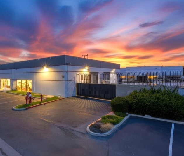 More Photos Of 543 Birch St, Lake Elsinore Warehouse For Sale