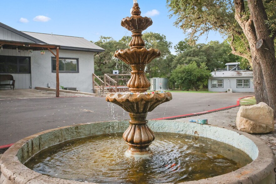 More Photos Of 319 Los Indios Ranch Rd, Boerne Specialty For Lease
