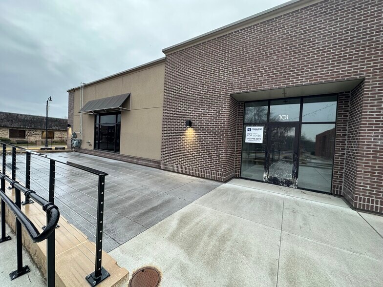 More Photos Of 101 S Main St, Le Sueur Storefront For Lease