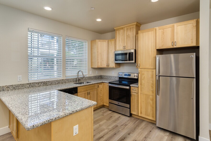 More Photos Of 447 W 7th St, Chico Apartments For Sale