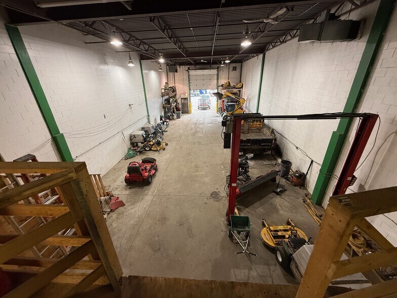 More Photos Of 624 Beaver Dam Rd NE, Calgary Warehouse For Sale