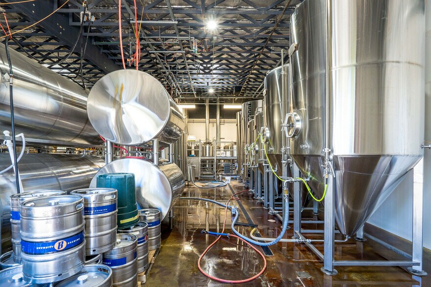 More Photos Of 110 Spring Hill Dr, Grass Valley Manufacturing For Lease