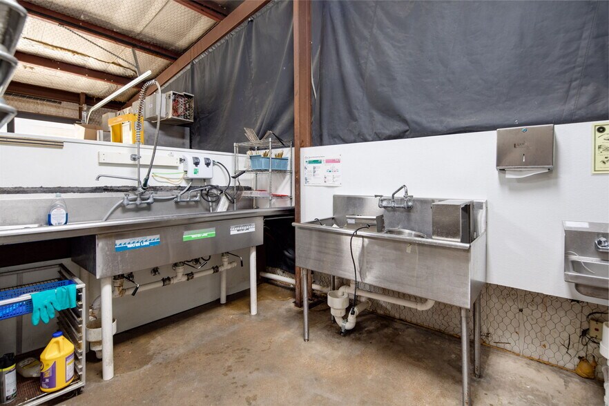 More Photos Of 2606 S Texas Ave, Bryan Restaurant For Sale