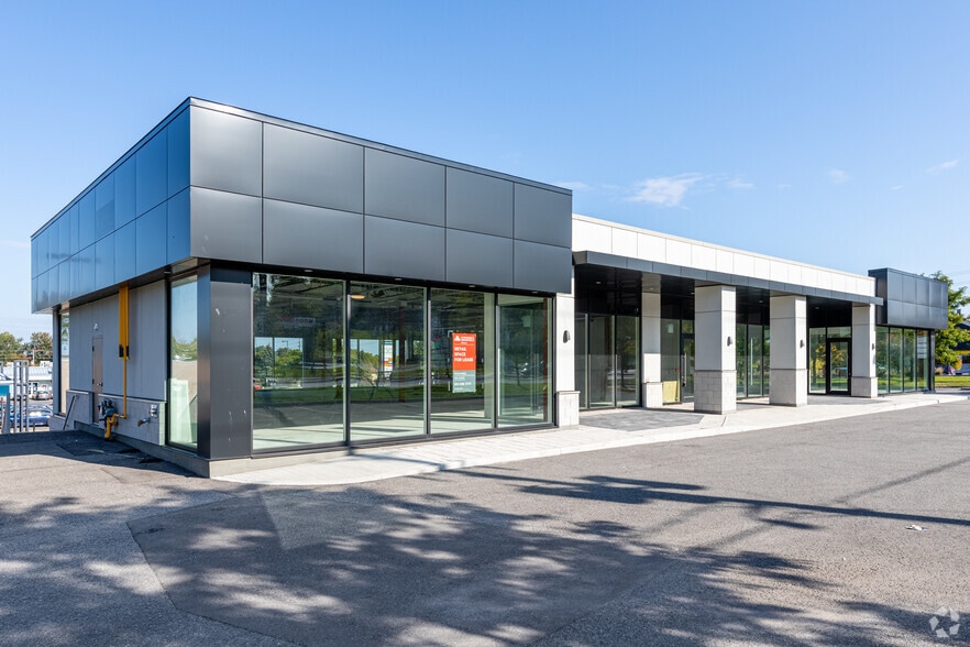 More Photos Of 5925-5929 Jeanne D'Arc Blvd, Ottawa Freestanding For Lease
