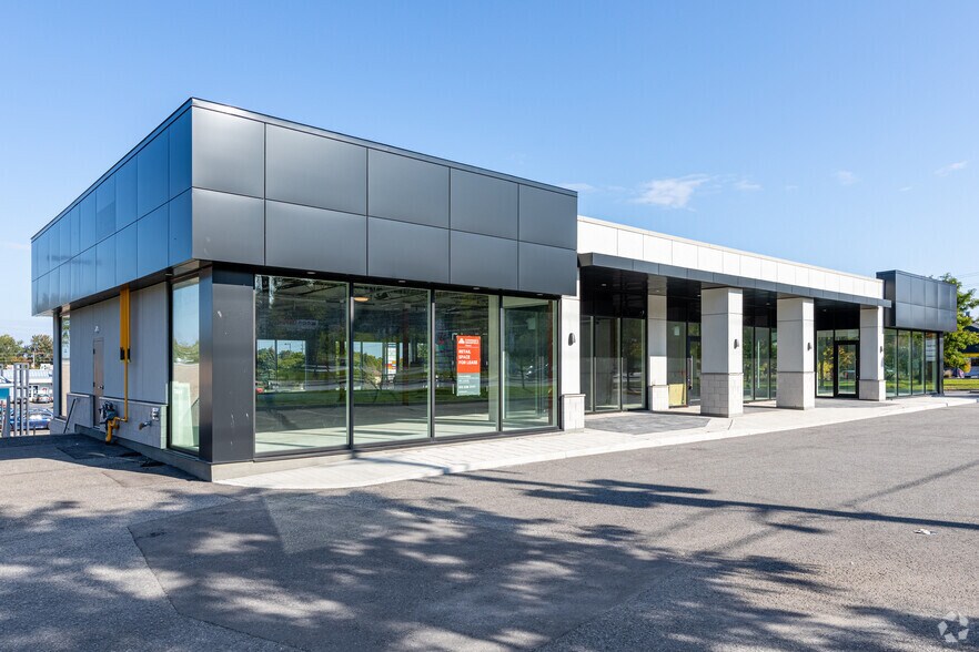 More Photos Of 5925-5929 Jeanne D'Arc Blvd, Ottawa Freestanding For Lease