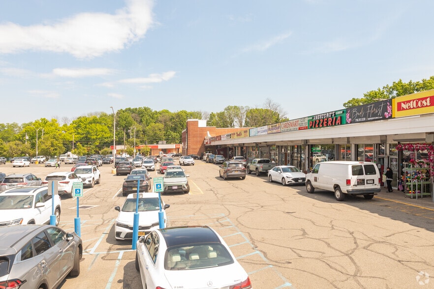 More Photos Of 3155-3161 Amboy Rd, Staten Island Storefront For Lease