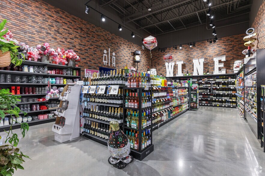 More Photos Of 16533 N May Ave, Edmond Unknown For Lease