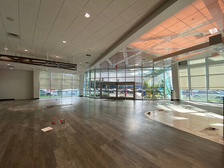 More Photos Of 1470-1488 Kapiolani Blvd, Honolulu Freestanding For Lease