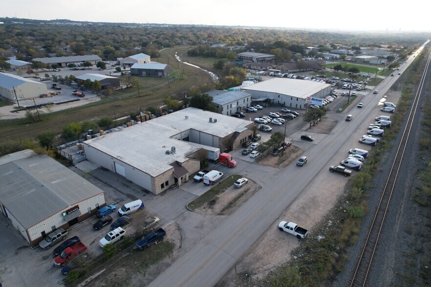More Photos Of 13726-13730 Lookout Rd, San Antonio Light Distribution For Sale