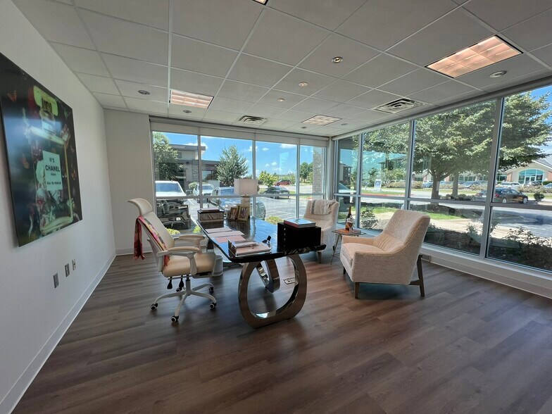 More Photos Of 802 SE Plaza Ave, Bentonville Office For Lease
