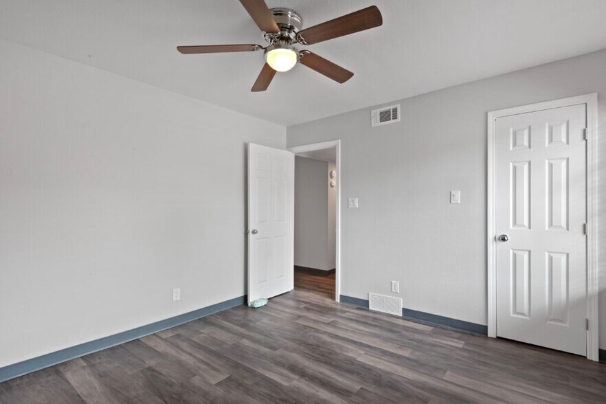 More Photos Of 1283 E Raines Rd, Memphis Apartments For Sale
