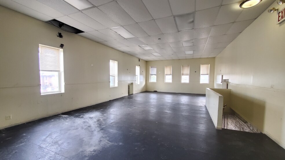 More Photos Of 161 Jamaica Ave, Brooklyn Storefront Retail Office For Lease