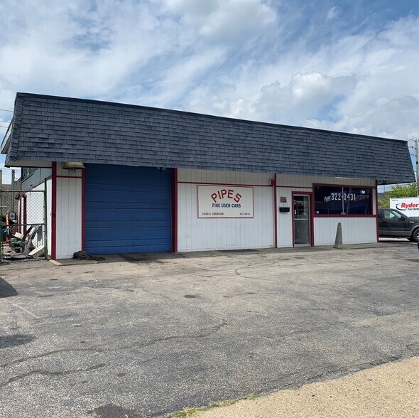 More Photos Of 2040 N Emerson Ave, Indianapolis Auto Repair For Sale