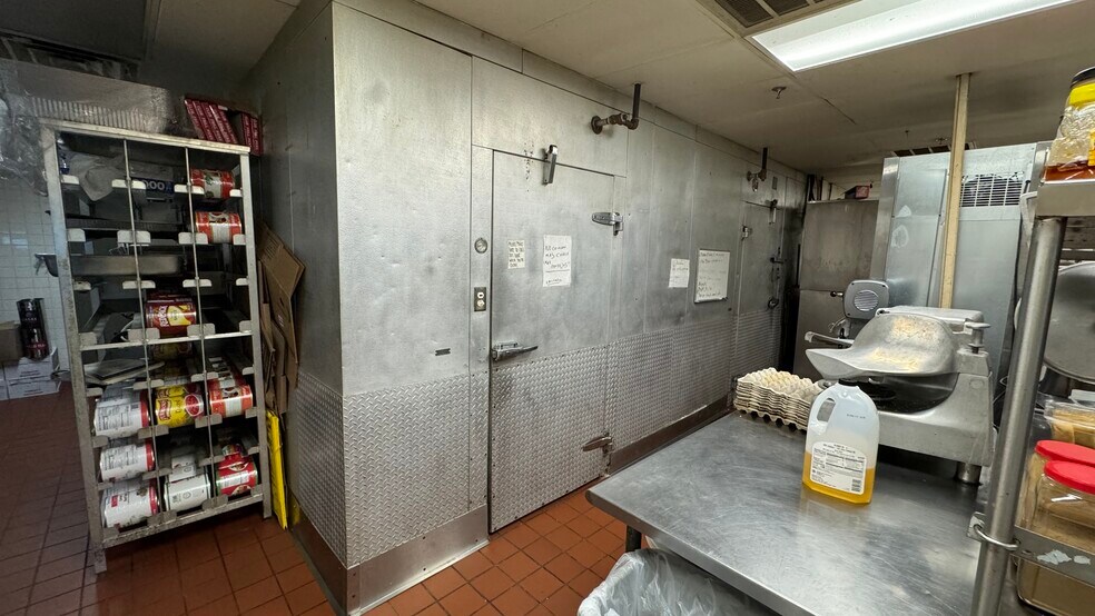 More Photos Of 1015 Club Ave, Bethlehem Unknown For Lease