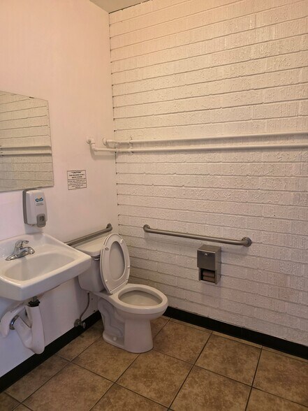 More Photos Of 6767 Adobe Rd, Twentynine Palms General Retail For Sale