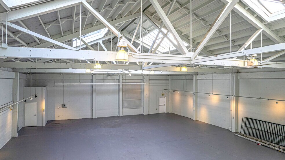 More Photos Of 123 S Van Ness Ave, San Francisco Storefront For Lease