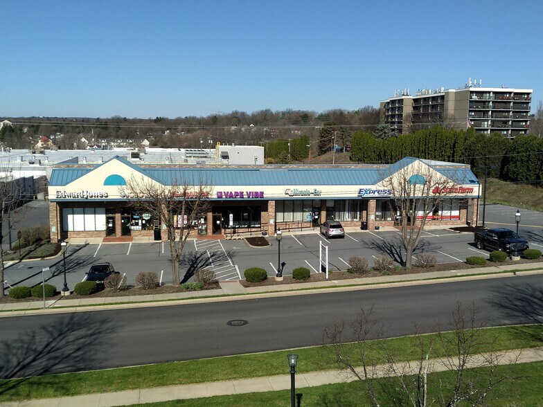 More Photos Of 129 Rolling Ridge Dr, State College Storefront For Lease