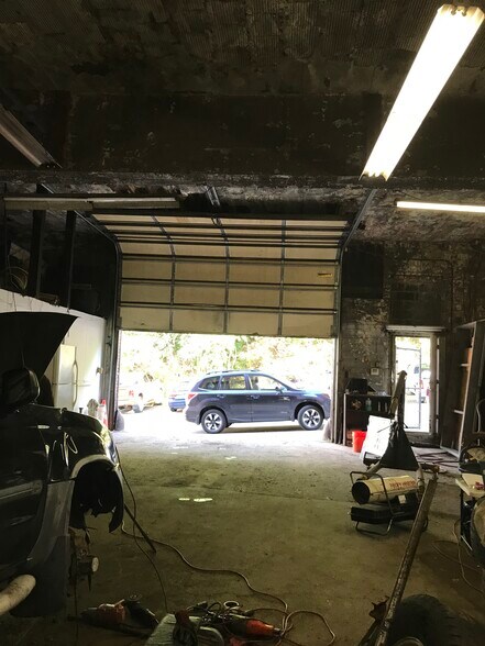 More Photos Of 1818 Colwell St, Pittsburgh Warehouse For Sale