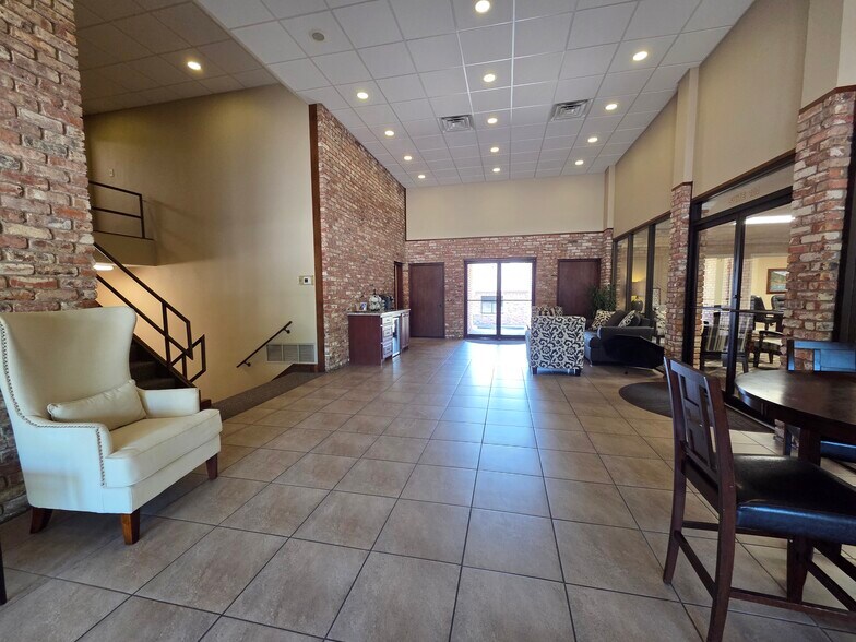 More Photos Of 2005 Birdcreek Dr, Temple Office For Lease