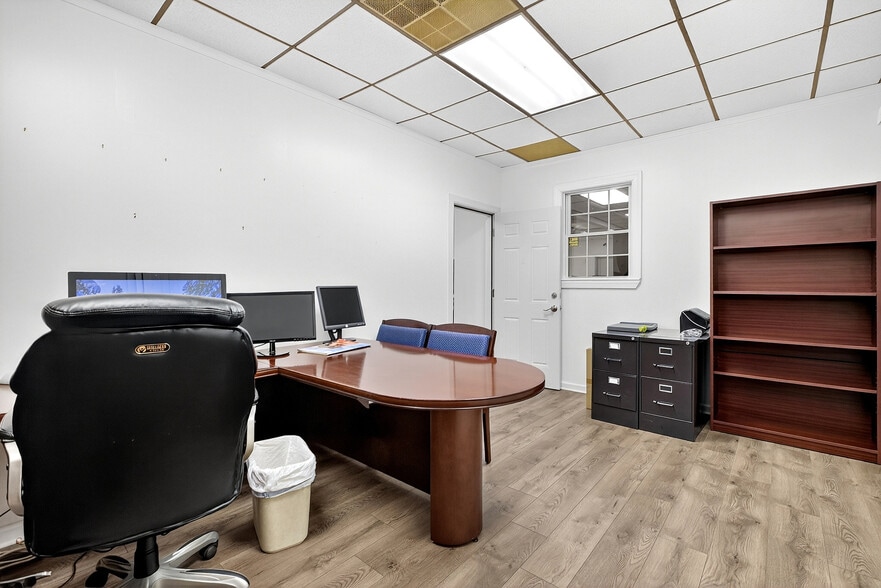 More Photos Of 1507 Meetinghouse Rd, Boothwyn General Retail For Lease