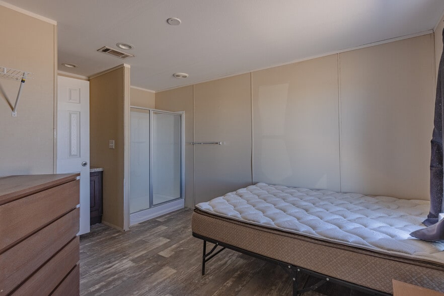 More Photos Of 9604 W County Road 152, Midland Warehouse For Sale