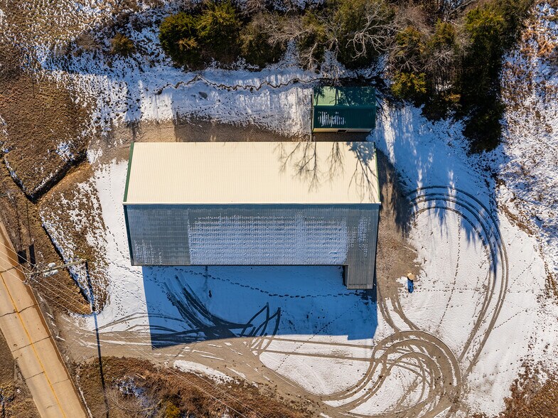 More Photos Of 2184 Highway B, Mansfield Distribution For Sale