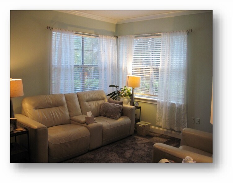 More Photos Of 8825 Perimeter Park Blvd, Jacksonville Office For Sale