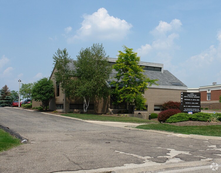 Primary Photo Of 4181 Holiday St NW, North Canton Office For Sale