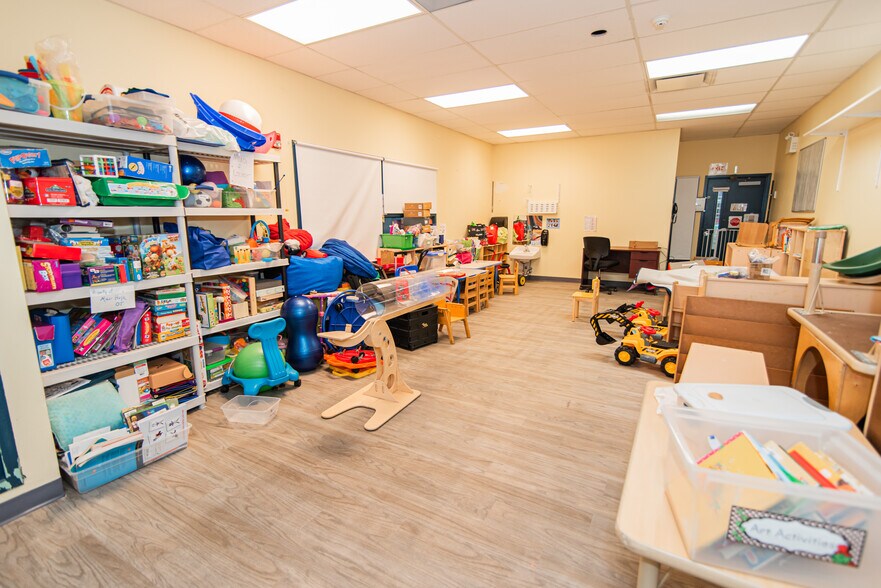 More Photos Of 1616 Orthodox St, Philadelphia Schools For Sale