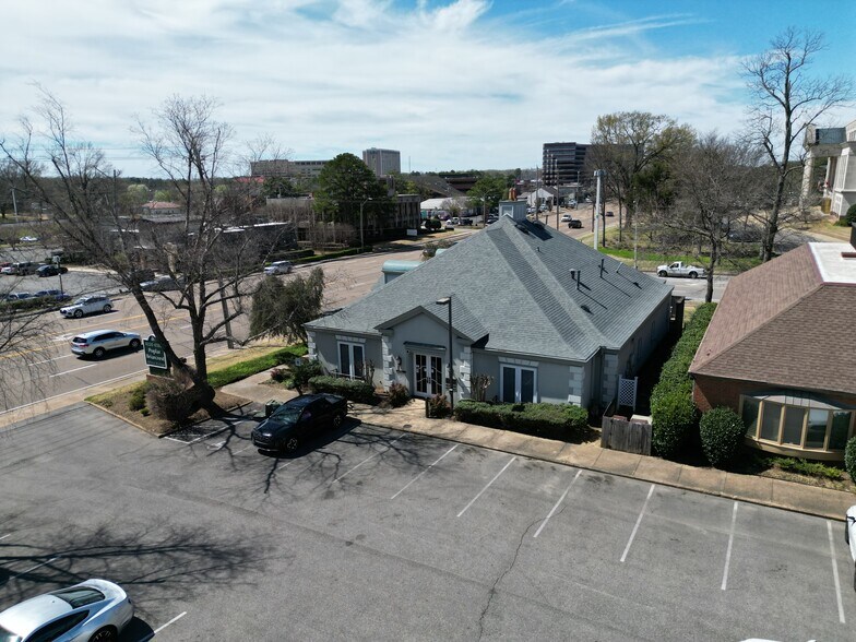 More Photos Of 6238 Poplar Ave, Memphis Office For Sale