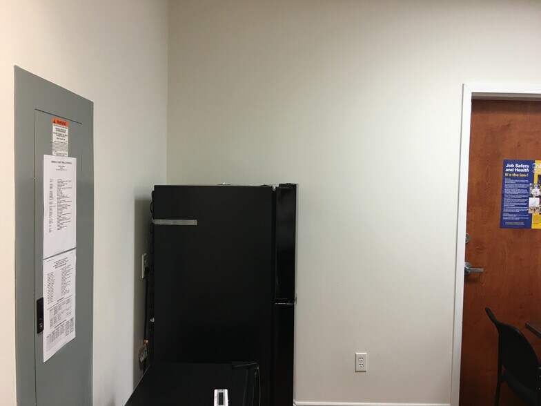 More Photos Of 1307 S International Pky, Lake Mary Office For Lease