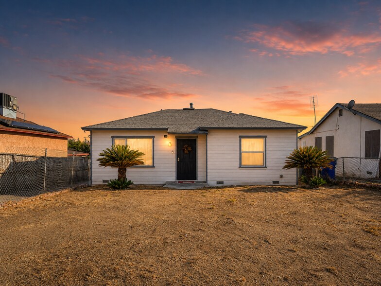 Primary Photo Of 1507 Pearl St, Bakersfield Apartments For Sale