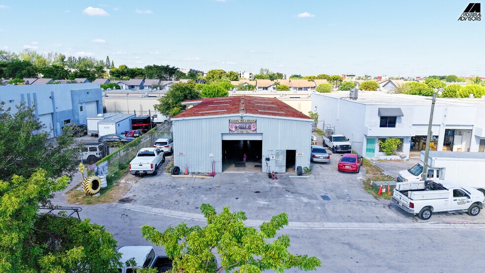 More Photos Of 8115 NW 98th St, Hialeah Manufacturing For Lease