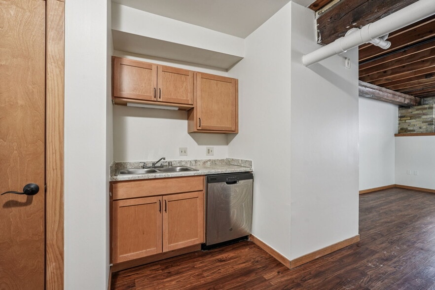 More Photos Of 134 Main St, Racine Apartments For Sale