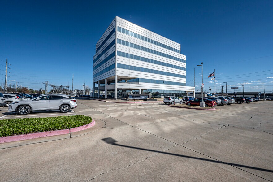 More Photos Of 3800 N May Ave, Oklahoma City Office For Sale